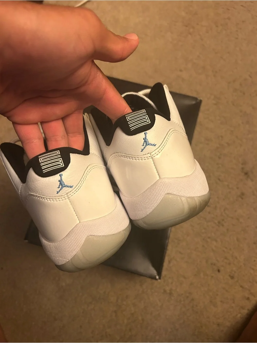 Legend Blue Jordan 11 Low Size 9.5 - Columbia Low